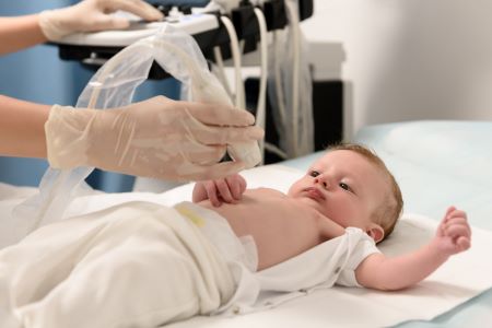 A csípő, a has és a koponya ultrahang fontos a csecsemőknél.